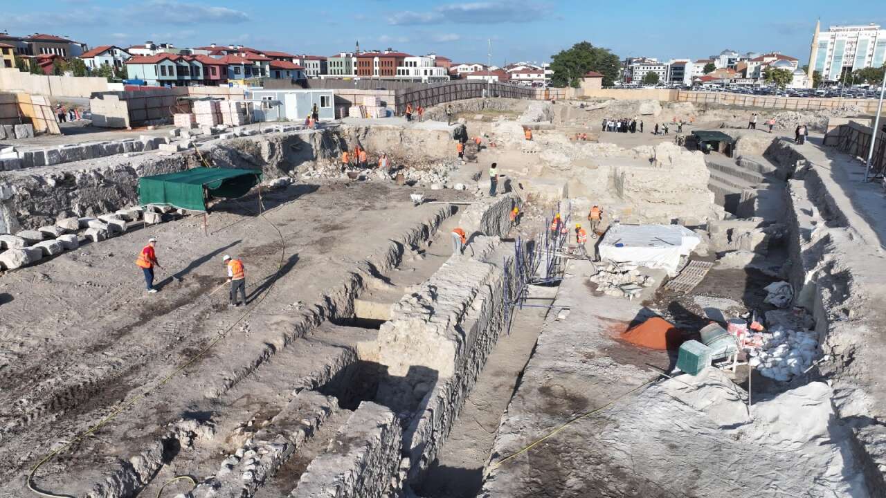 Konya’nın kalbinde toprağın altından tarih fışkırıyor 5